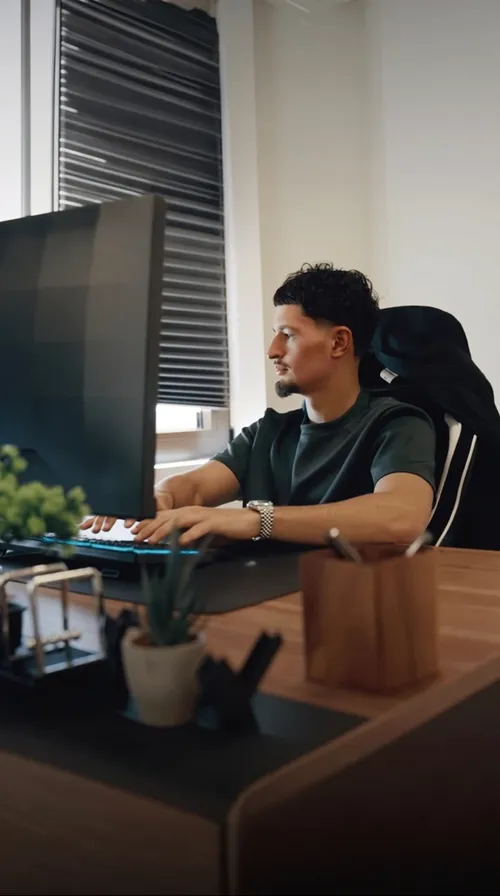 Rigy aan het editen